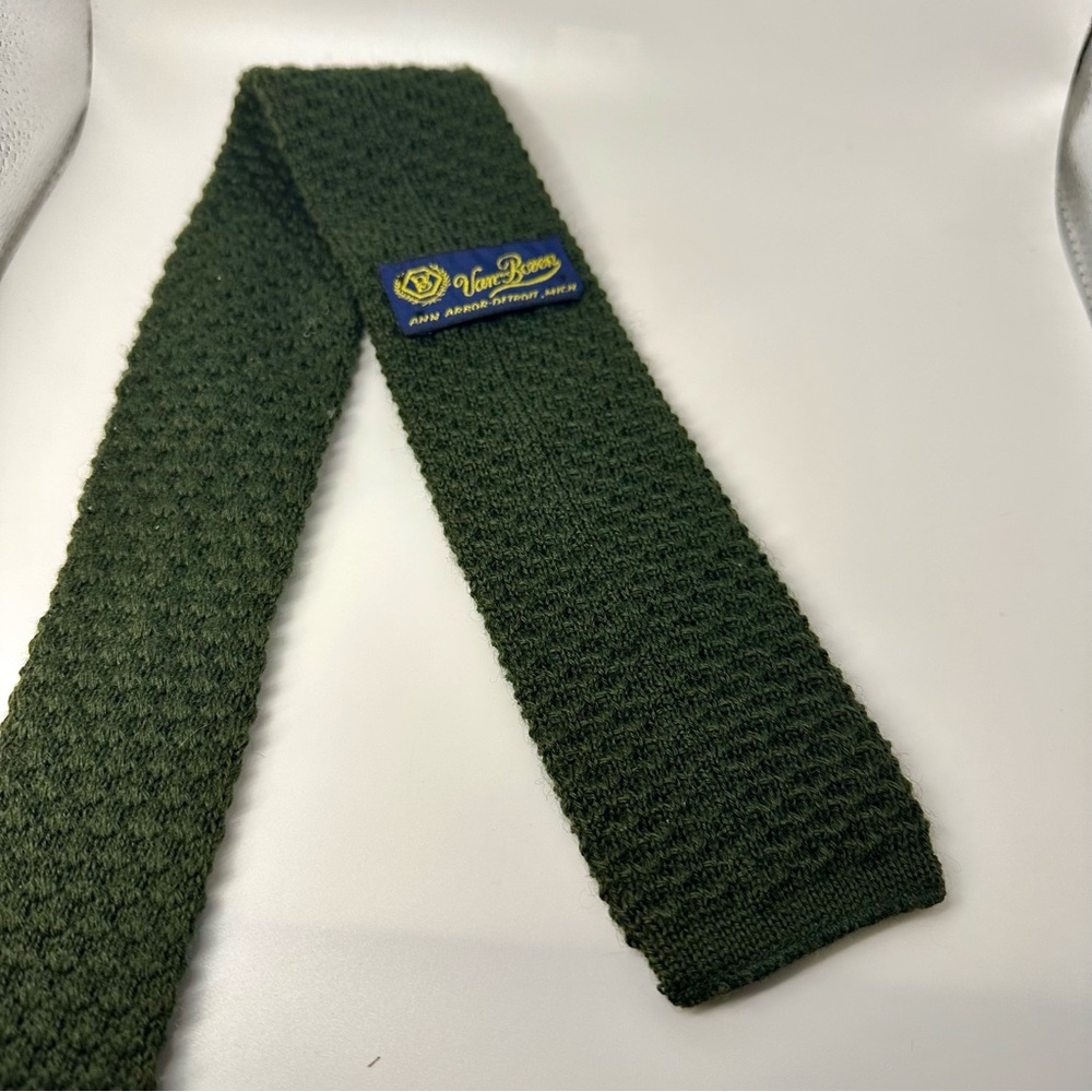 🥂SOLD🥂100% Wool Knit Dark Green Slim Van Boven Straight Edged Tie 2.75” - Picture 1 of 9